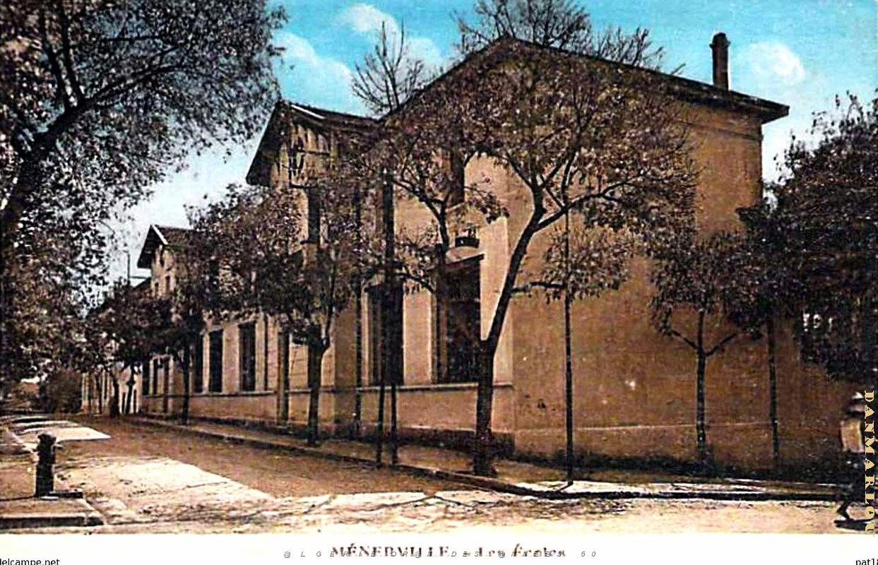Menerville - Ecoles.jpg